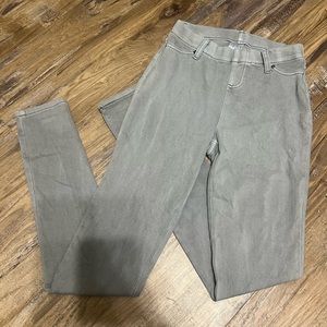 Women’s Gray Jeggings